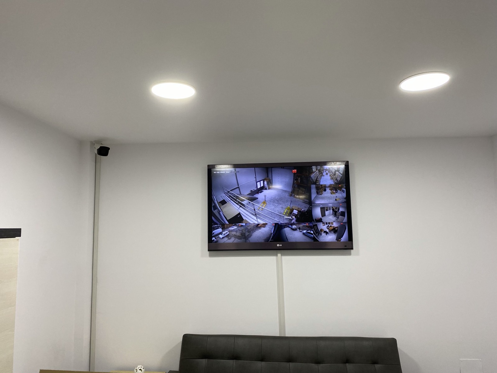 Monitorizare CCTV pe ecran, vizualizare multi-cameră